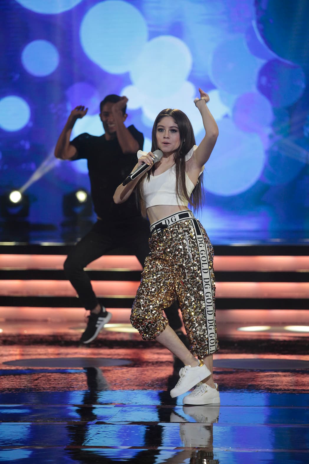 "Vamos a sonreírle a la vida y dejemos atrás las heridas", comenzó Karol.