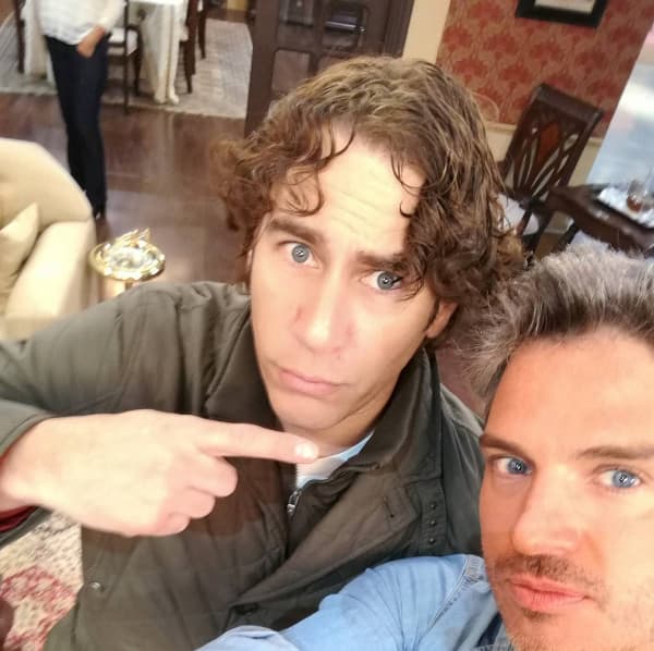 Hasta con cara de pucheros Carlos de la Mota luce guapísimo ¿no creen?