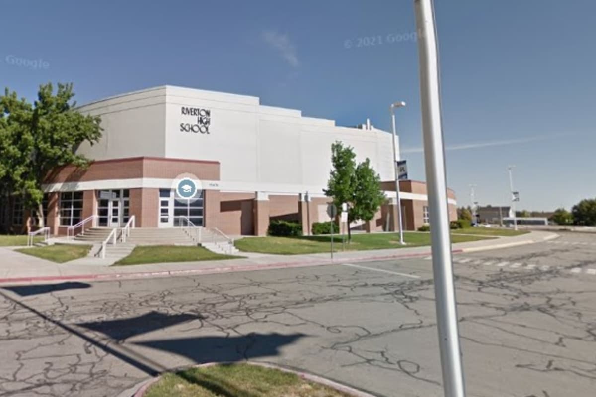 Estudiante de secundaria arrestado; amenazó con volar su escuela con una bomba