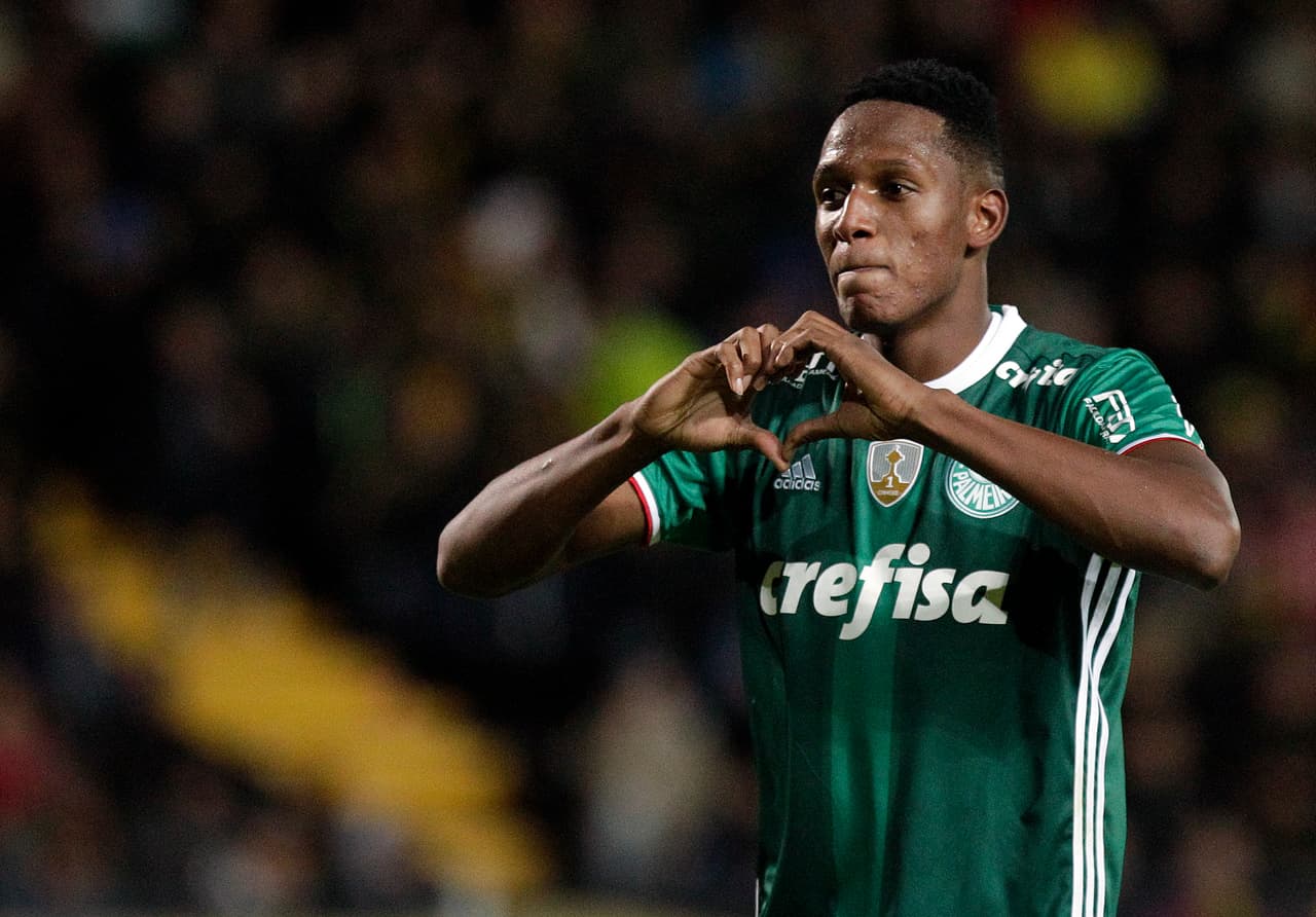 Yerry Mina (22 años) es de los mayorcitos de esta lista, pero quizás de los de mayor proyección. Junto a su compatriota Davinson, el defensa central estaría muy cerca de llegar al Barcelona que firmó un preacuerdo con el Palmeiras para quedarse con él.
