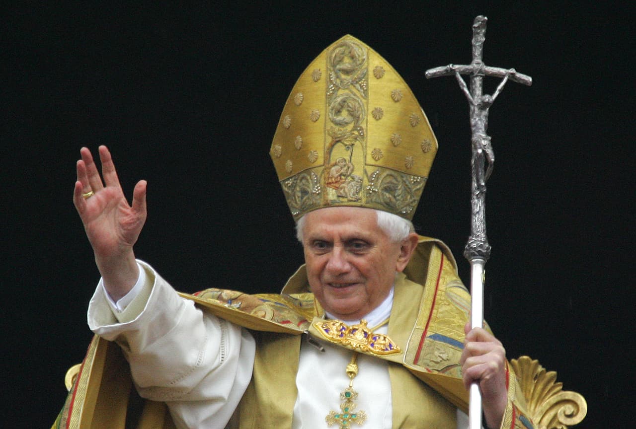 <h2 class="cms-H2-H2">El papado de Benedicto XVI</h2>
<br>El 19 de abril de 2005, a los 78 años de edad, fue elegido papa y soberano del Estado de la Ciudad del Vaticano por tras la muerte de Papa Juan Pablo II.