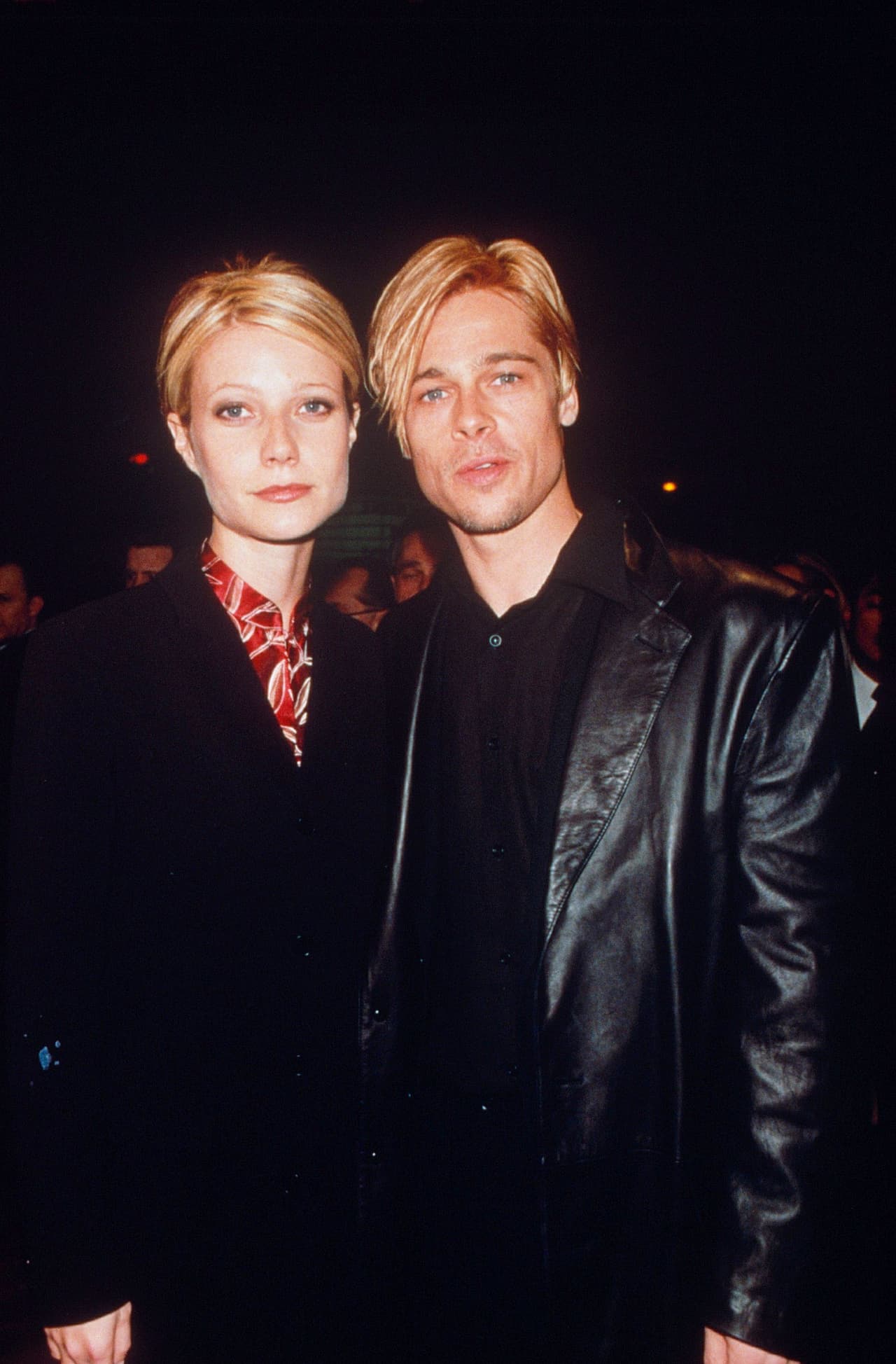 <b>#9 Brad Pitt y Gwyneth Paltrow</b>
<br>Los actores fueron pareja de 1994 a 1997, tiempo en donde cautivaron con su presencia en varias alfombras rojas como en la premiere de ‘The Devil's Own’ en la que coincidieron con el mismo estilo de cabello.
