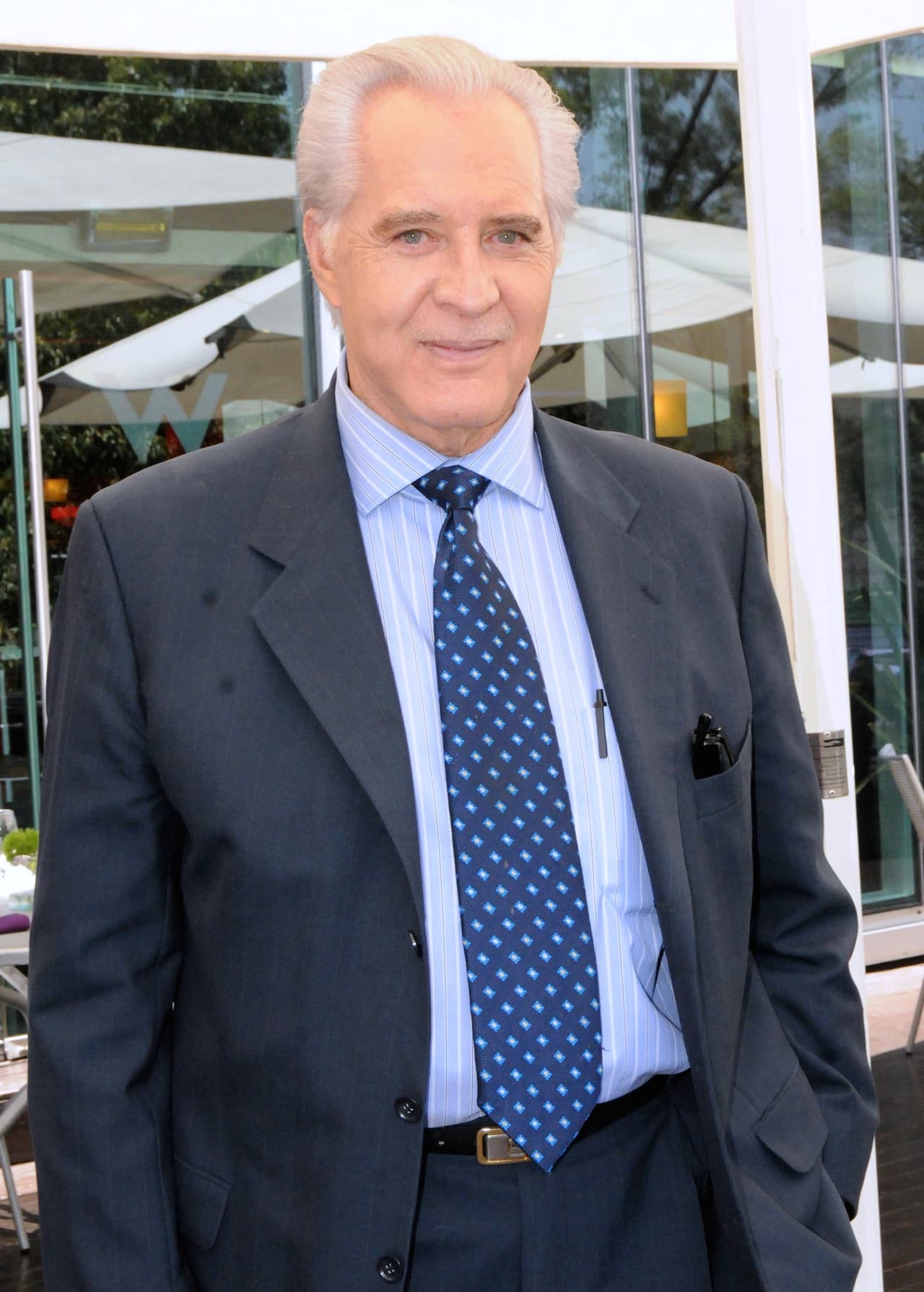 Con la mejora de su salud, el actor fue trasladado al asilo donde también recibe tratamiento para el Alzheimer, aunque el panorama no es muy alentador.