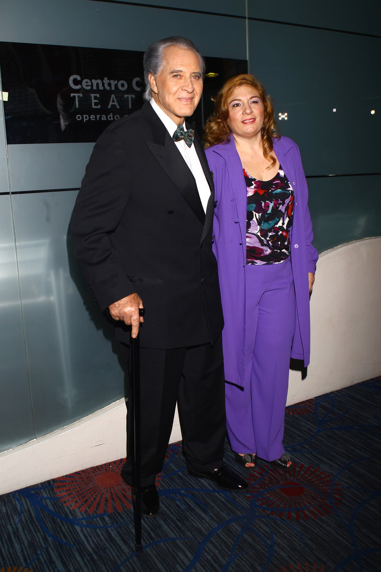 “Una vez más, Rogelio es invencible, es un hombre que sigue luchando y mientras él luche, nosotros seguiremos luchando afuera para ayudarlo”, declaró por su parte Maribel Robles, la esposa del actor.