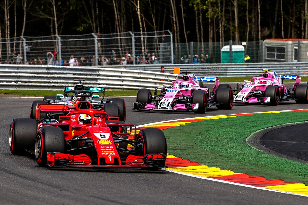 Los autos de Force India estuvieron cerca de los punteros, tanto Esteban Ocon como el mexicano Sergio 'Checo' Pérez (derecha) fueron protagonistas.