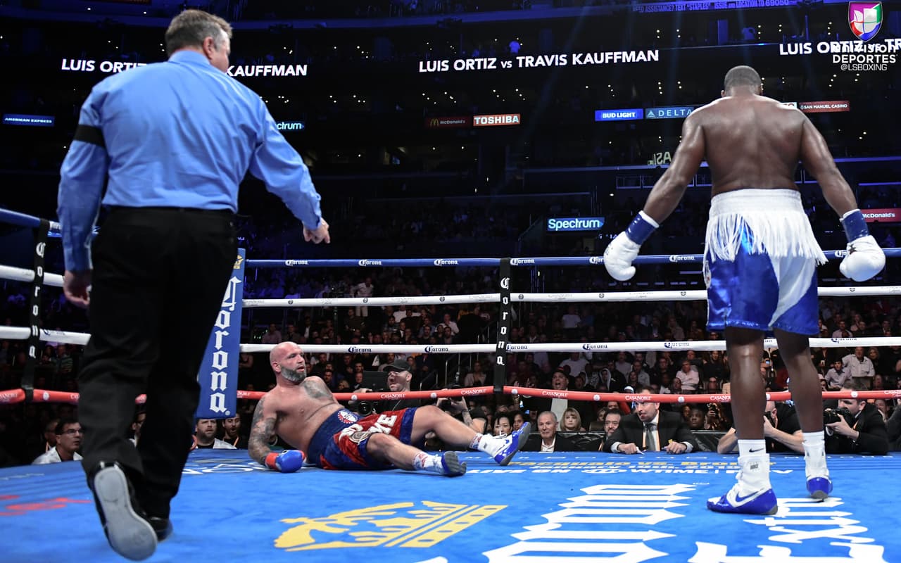 Luis 'King Kong' Ortiz dominó de principio a fin a Travis Kauffman, quien terminó noqueado en el décimo round. El cubano mencionó tras su victoria que quiere la revancha con Wilder.