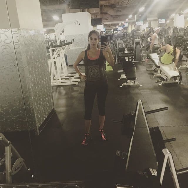 Cuando hace ejercicio le encanta compartir el momento con sus fans.