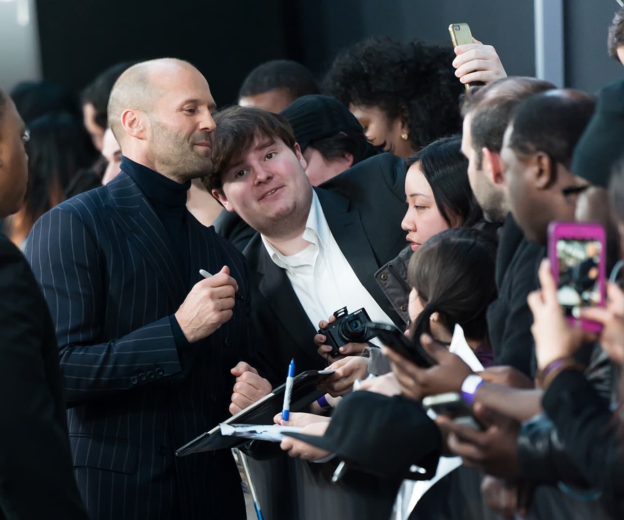 Jason Statham es un actor de cine y modelo británico mundialmente famoso por sus papeles en películas de acción y aventura como 'El Transportador', el 26 de julio cumplirá 50 años.