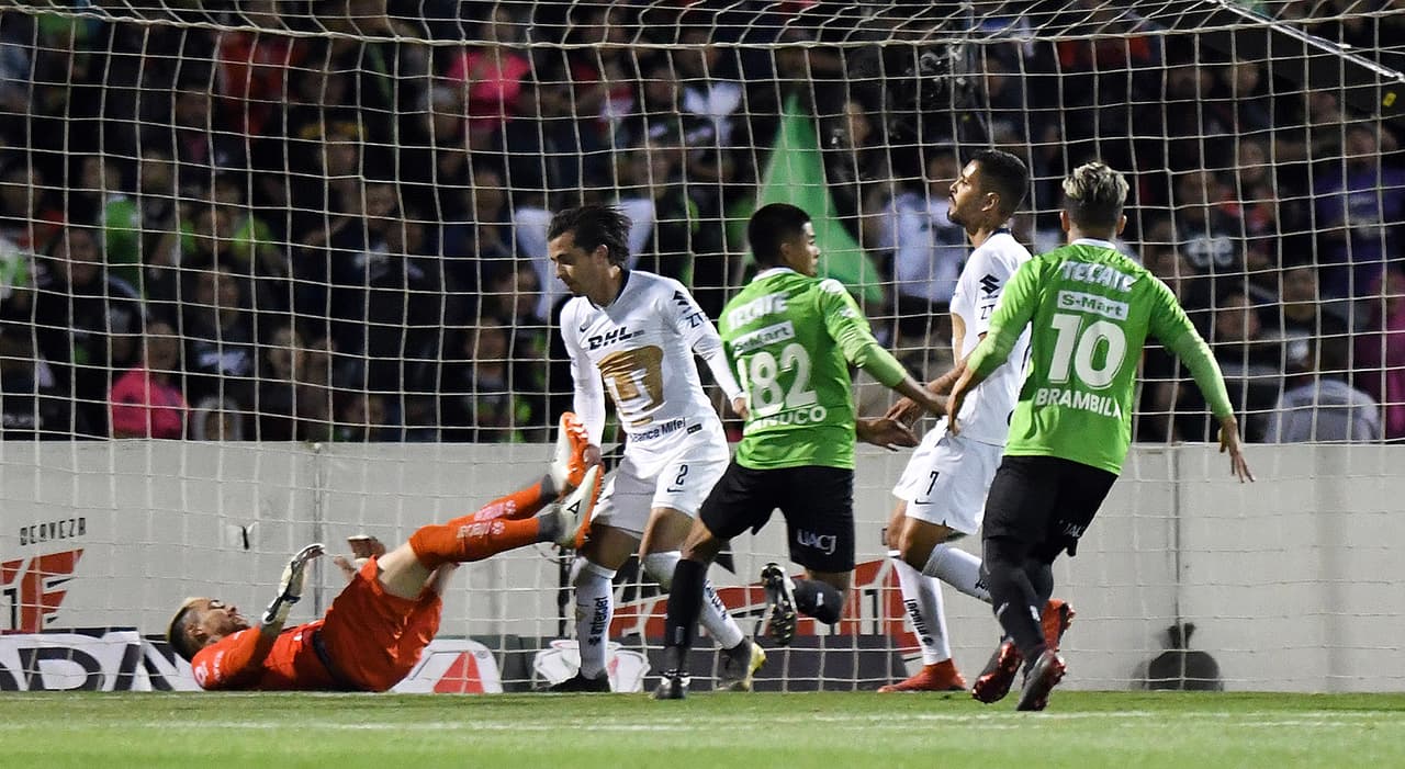 Omar Panuco llegó a cerrar la pinza tras una gran asistencia de Ricardo Chávez, una diagonal retrasada en el área que dejó a su compañero para rematar a quemarropa y poner el 1-0 en favor de los locales.