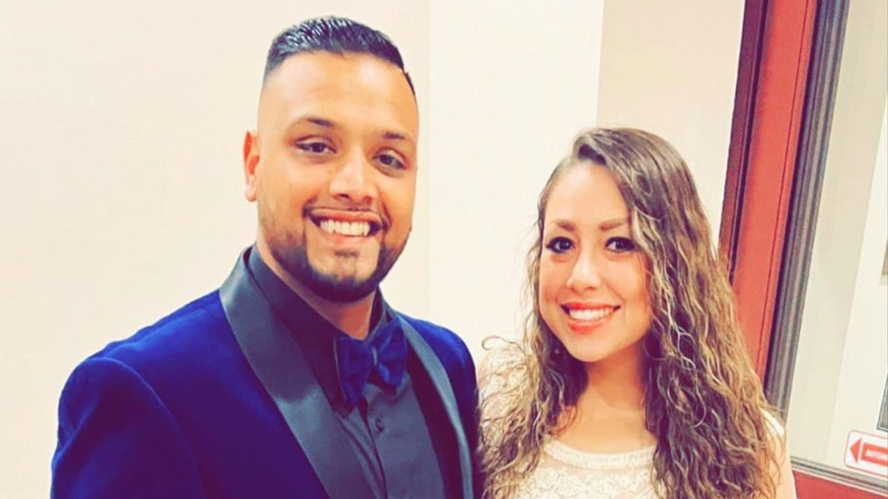 Mirza Baig, de 27 años, murió intentando salvar a su pareja, según dijo el hermano a 
<a href="https://www.wfaa.com/article/news/local/family-says-north-texas-man-died-being-trampled-while-saving-fiancee-at-astroworld-festival/287-3c3b388a-d138-4b82-89c4-e0f77cf73ddd?fbclid=IwAR2o61qWxzcoKddRzxk4Yn82OnupngRiAsDLMF1ambBbwJTOhcCGTLPBL8w" target="_blank">WFAA</a>. Lo describen como "la persona más increíble".