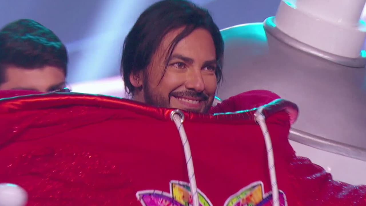 En el sexto show de ¿Quién Es La Máscara? 2023, fueron Carlos Rivera y Ana Claudia Talancón los que adivinaron la identidad del personaje eliminado. Graffiti resultó ser Beto Cuevas, el exvocalista de la banda chilena La Ley.