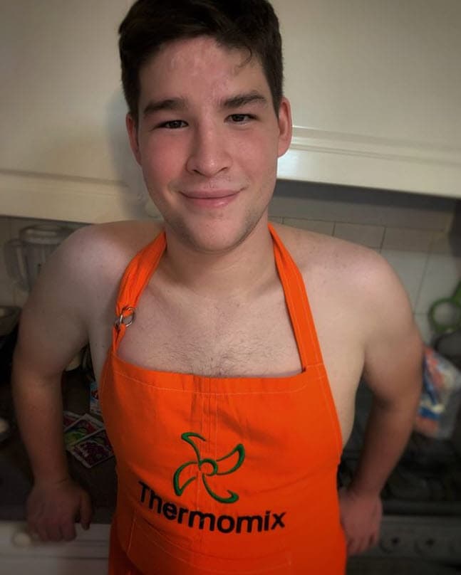 "
<b>Sebastián y Diego sí estuvieron en terapia intensiva</b>. Estuvieron conscientes siempre. Hoy pasarán a su habitación. Fue impactante, estaban vendados de la cabeza, sangrando".
<br>