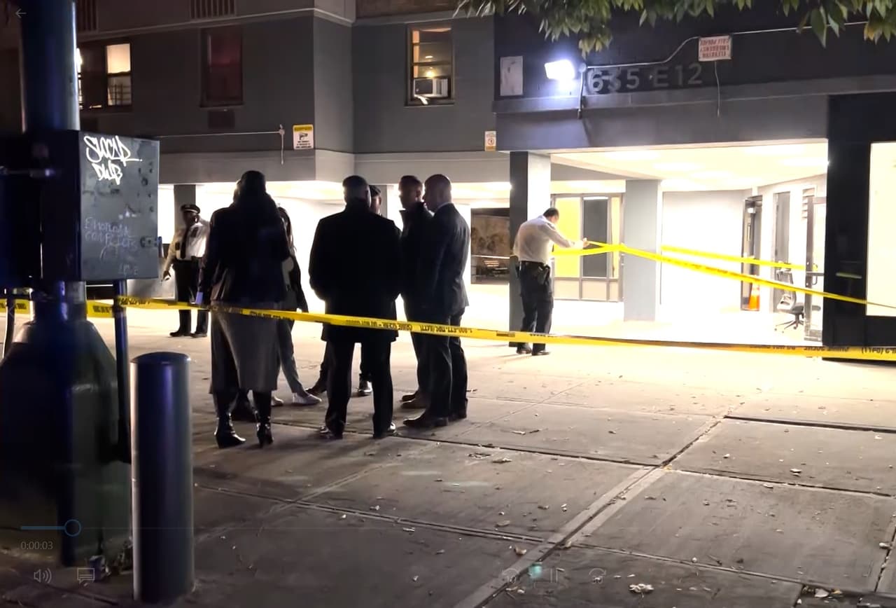 Joven muere tras tiroteo en edificio de NYCHA en Manhattan