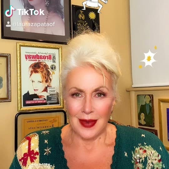 "Claro, a punto de irme a tirar a una plancha de un cirujano plástico y decirle: 'Quítame lo que sobra y ponme lo que me haga falta, por favor'. Es como si te crece la cutícula, entonces vas a que te hagan manicure… entonces, ¿por qué no?", indicó.
<br>