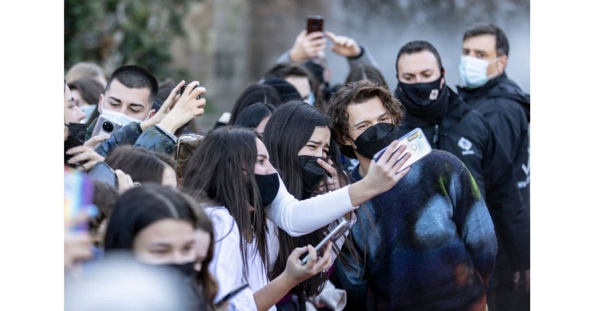 Tom Holland con fans