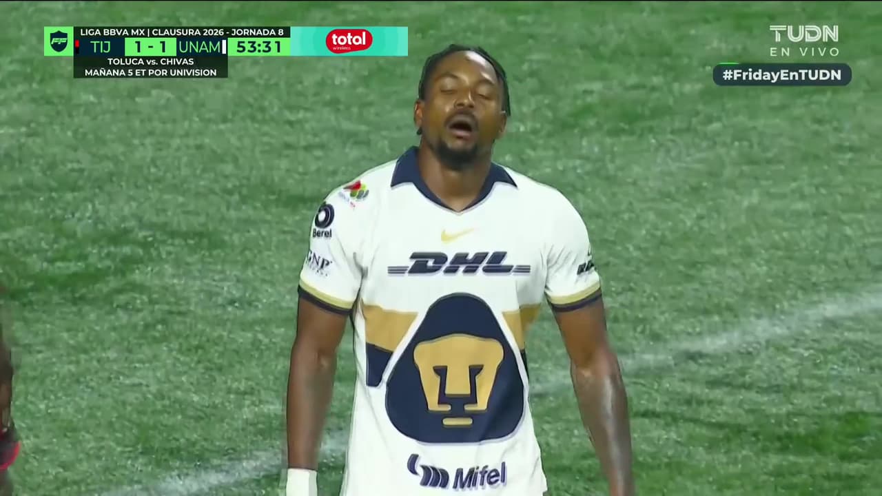 ¡Jugadón de Pumas que termina fuera! Álvaro Angulo controla con clase pero falla increíble