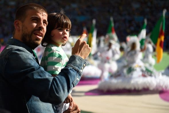 Las mejores fotos de Milan Piqué, a punto de cumplir dos años y convertirse en hermano mayor.