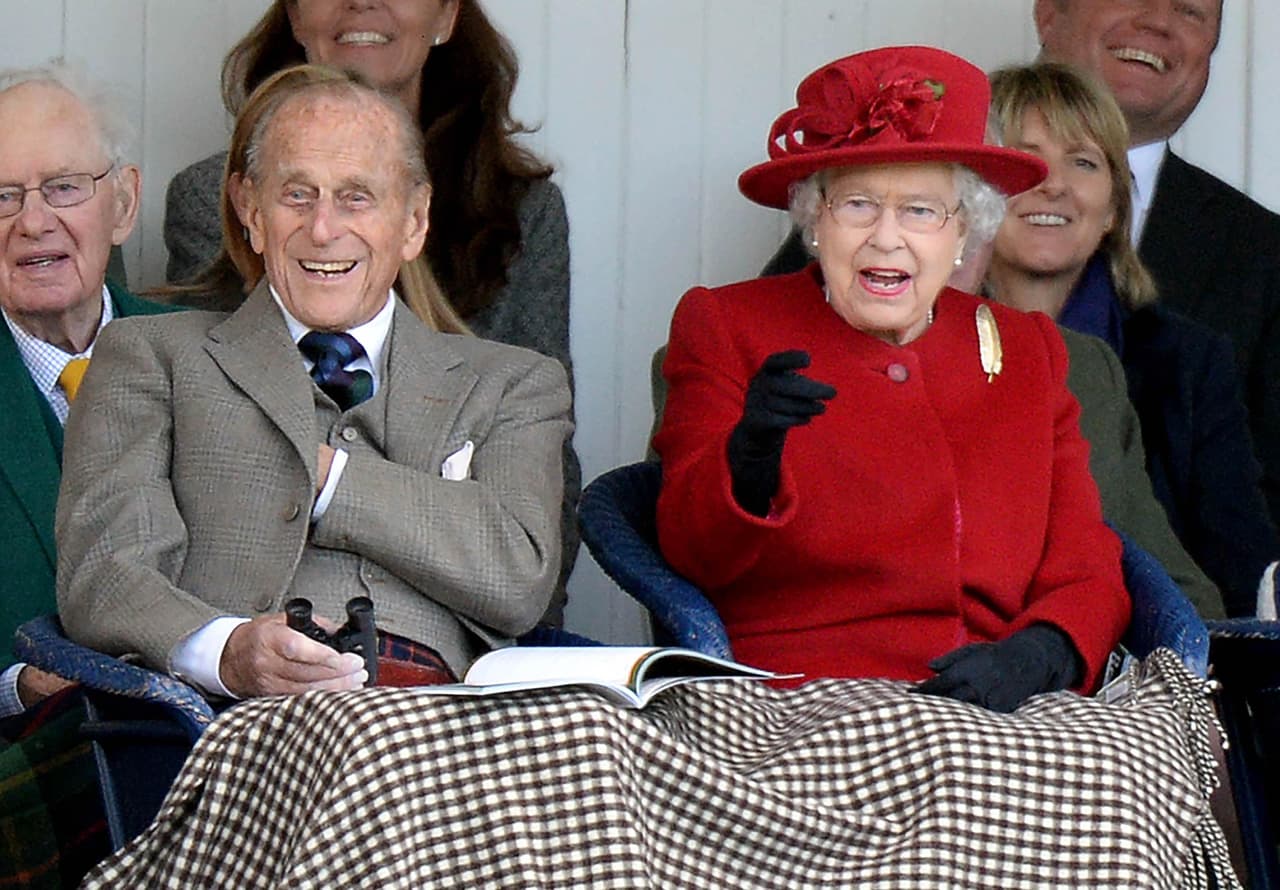 <h3 class="cms-H3-H3"><b>9.- Persona de claroscuros</b></h3>
<br>
<br>Según El País, su forma de pensar puede ser considerada contradictoria. A menudo está en contra de las costumbres de una "aristocracia provinciana y pacata", pero a la vez "defiende con fanatismo la jerarquía del poder", así como a las instituciones y la importancia de ciertos ritos y costumbres. 
<br>