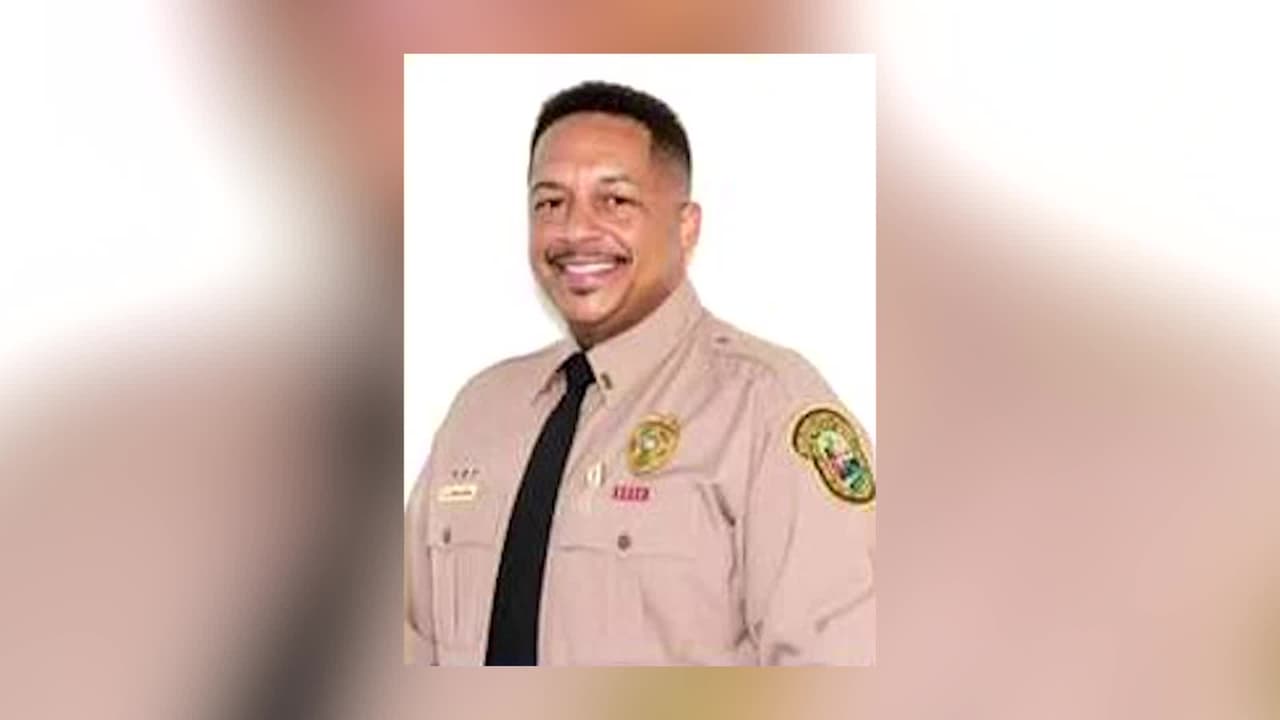 Teniente de la policía de Miami-Dade es arrestado en Palm Beach bajo cargos de violación