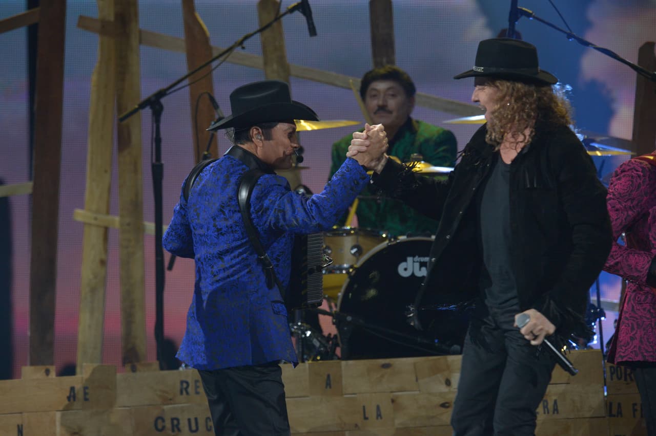 La química entre Los Tigres y Maná fue de lo mejor.