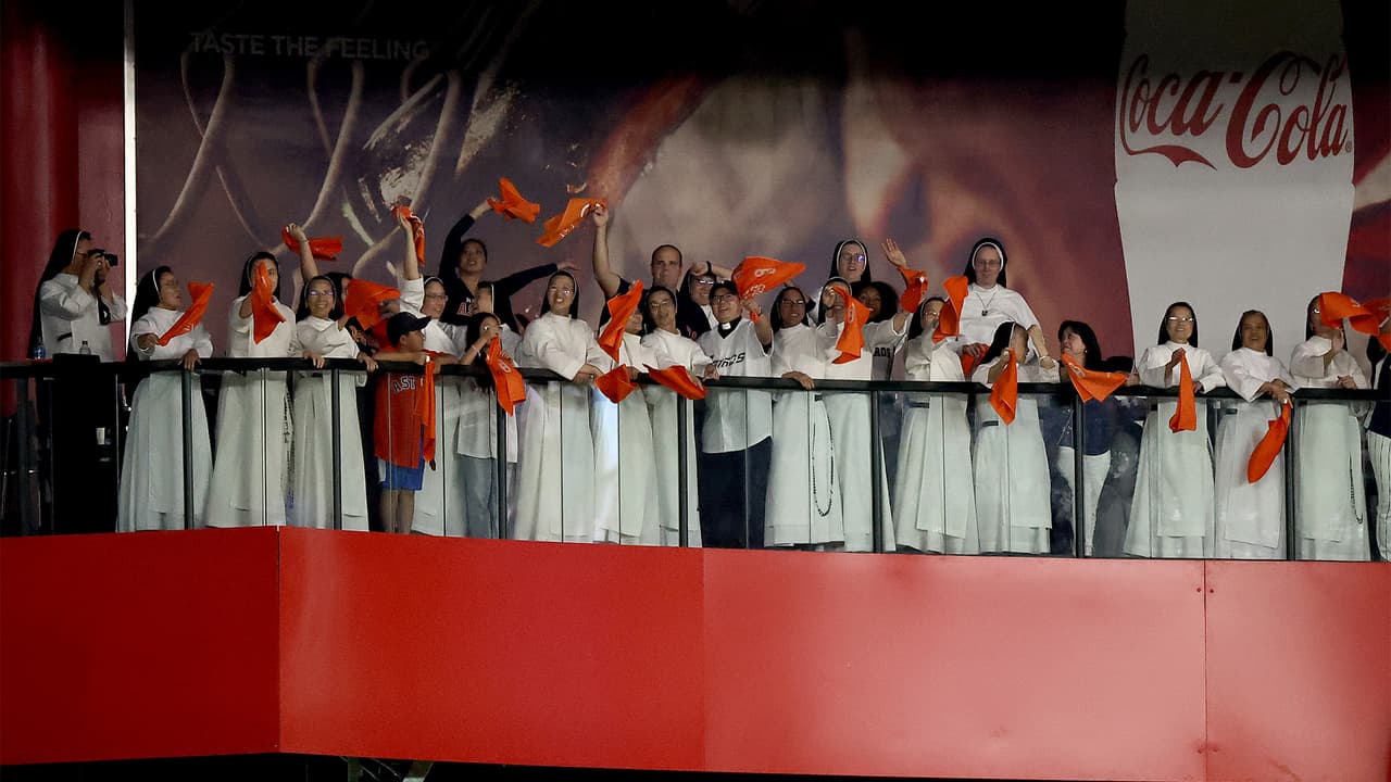 Ahora los Astros volarán el viernes a Nueva York para jugar ahí el sábado y domingo. De ganar los dos partidos, estarán clasificando a la Serie Mundial.