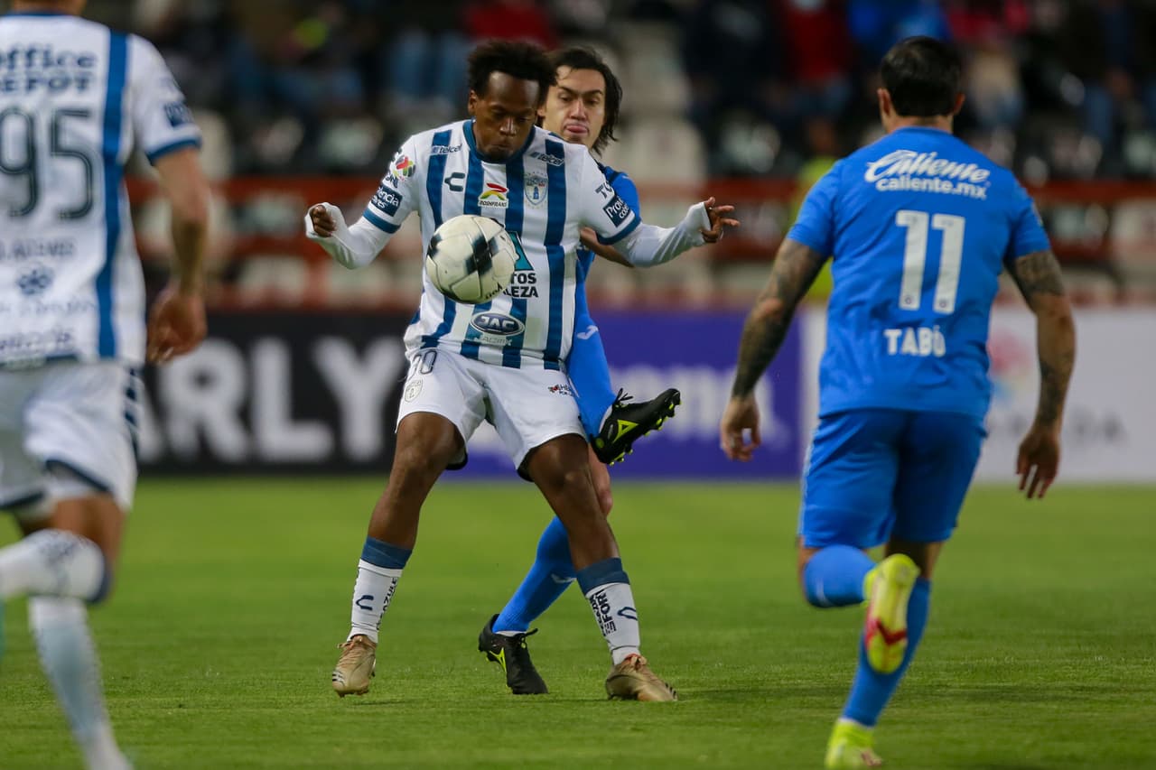 Pachuca derrotó a Cruz Azul y con ello retomó el liderato del Clausura 2022, además, hiló siete juegos sin perder.