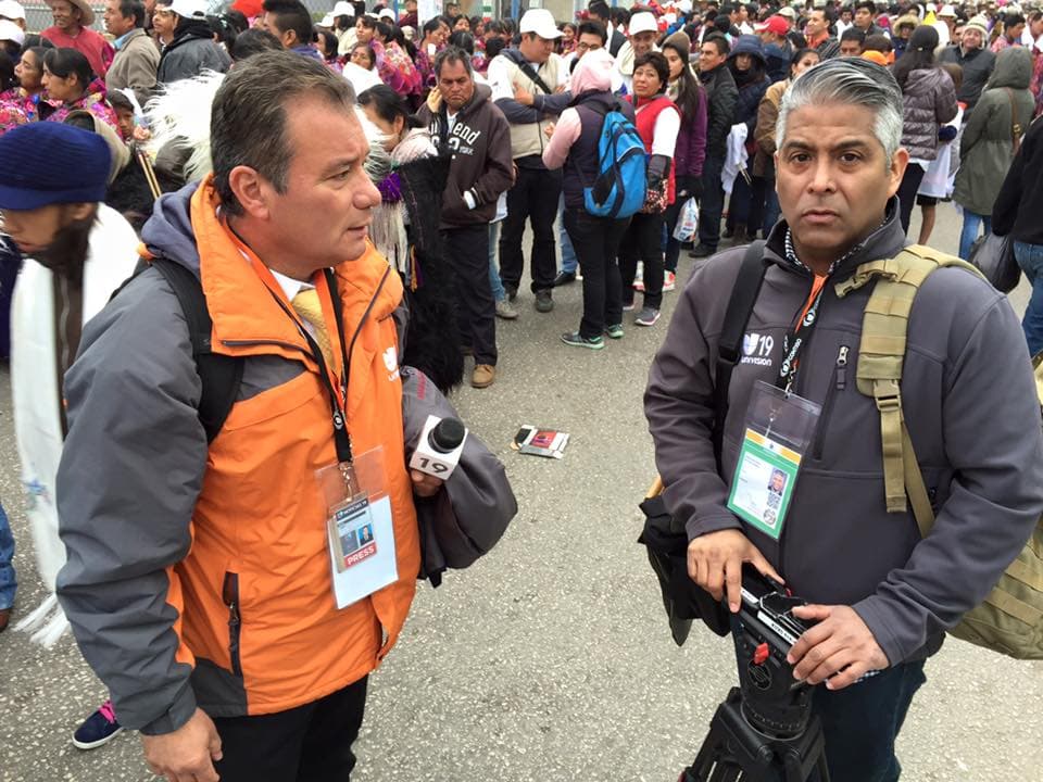 Jairo Pedraza corresponsal de Univision 19 durante la visita del papa Francisco en México.