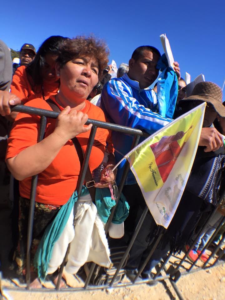 Miles de fieles se dieron cita en San Cristóbal de las Casas, Chiapas para escuchar la misa del papa Francisco.
