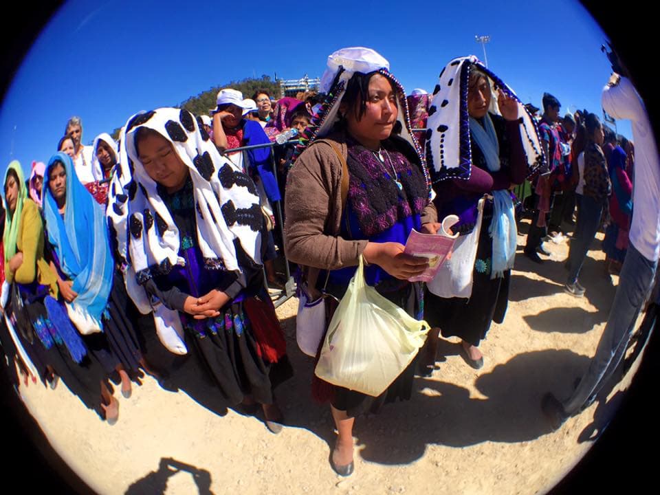 Miles de fieles se dieron cita en San Cristóbal de las Casas, Chiapas para escuchar la misa del papa Francisco.