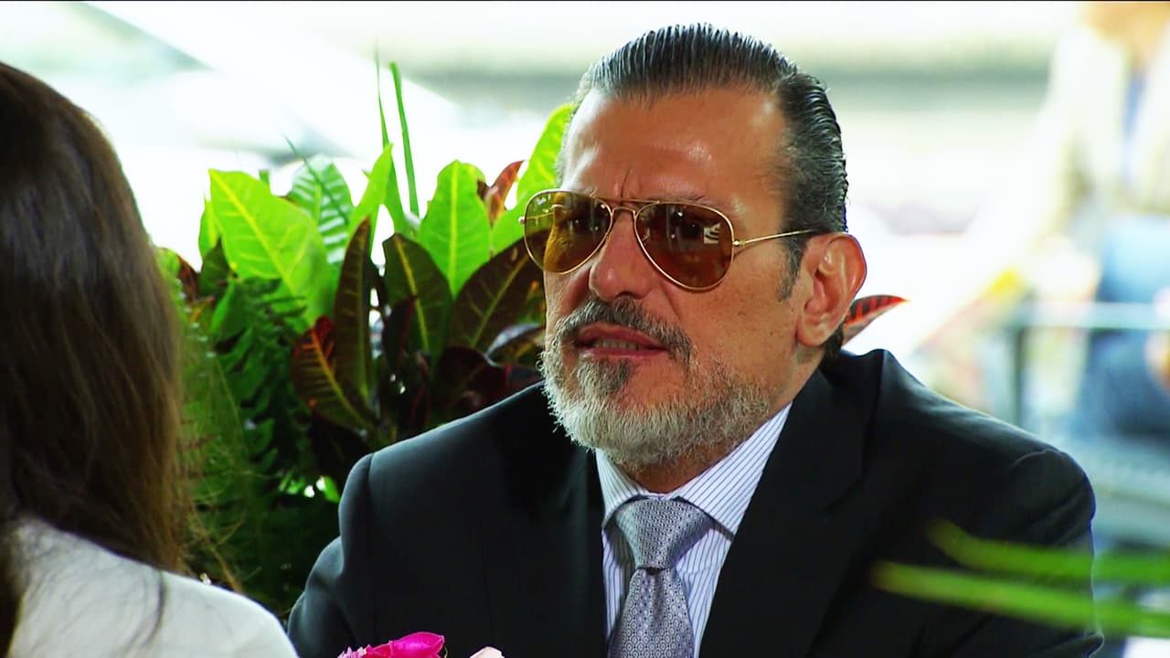 Eso sí, no creas nada de sus palabras. ¡Es un mentiroso!