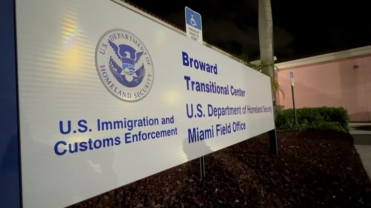 Agentes de ICE vestidos de civil arrestan en cortes de inmigración en Minnesota y California
