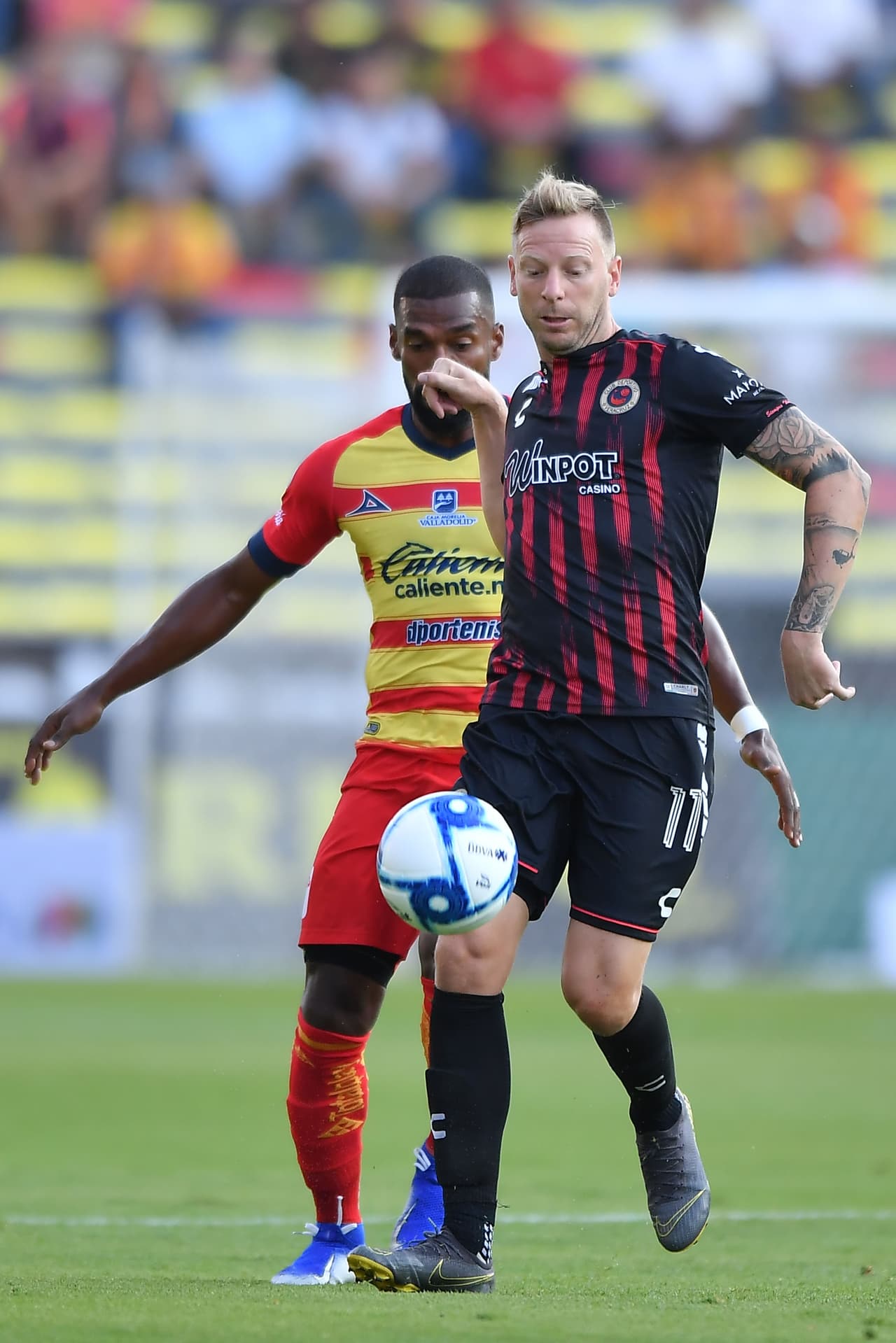 Morelia se impone al Veracruz por la mínima diferencia con gol de Villafañez y asistencia de Velarde.