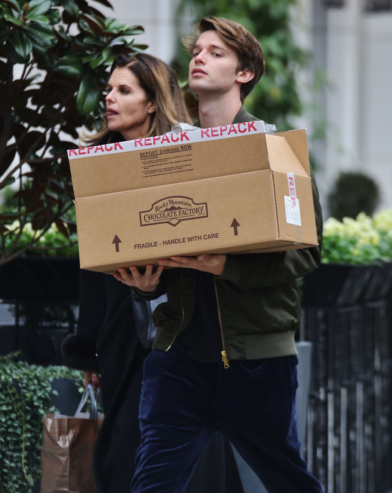 Con esa cara a tan solo 22 años, no cabe duda que será todo un galán.