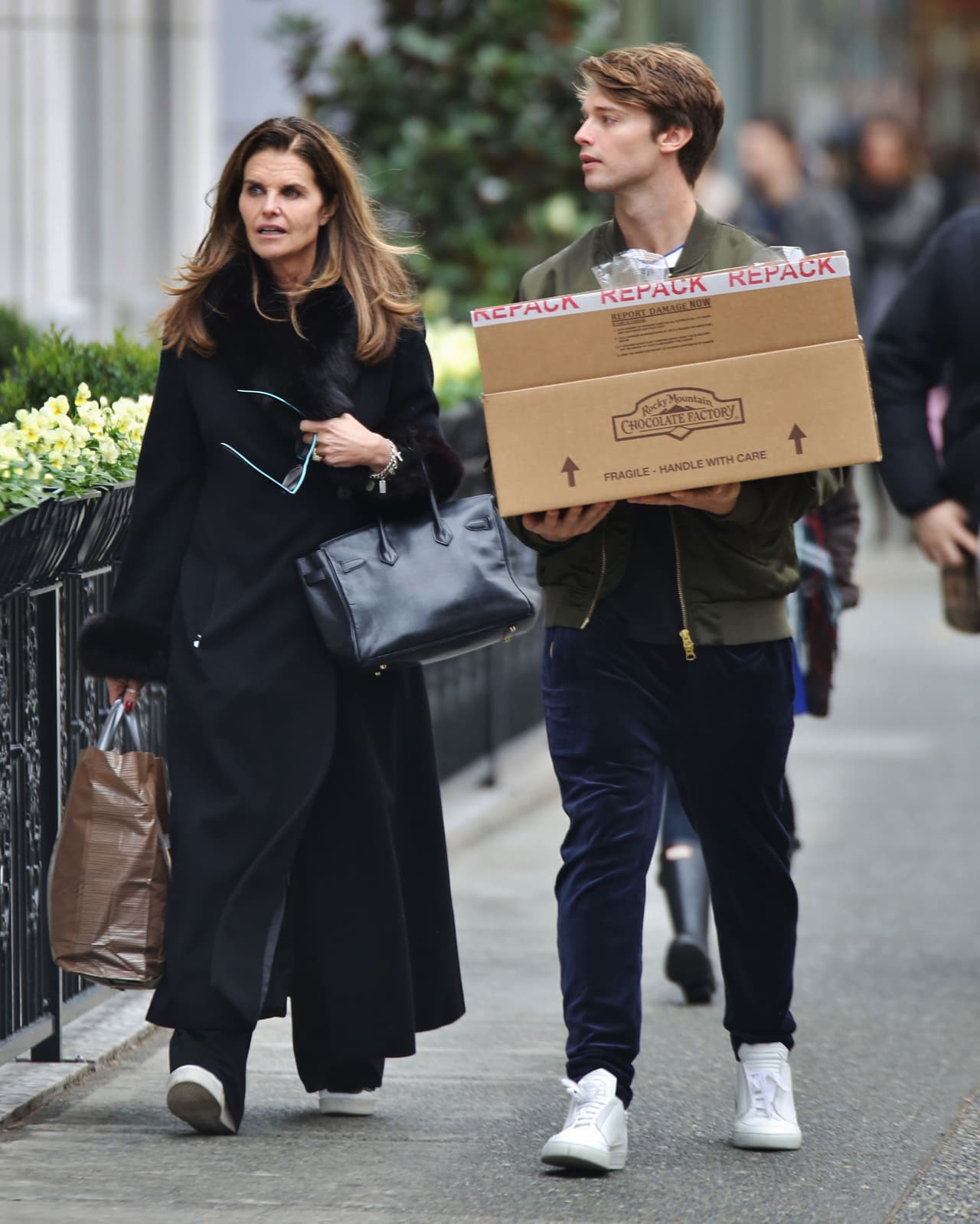 Al momento, Patrick Schwarzenegger cogió un break de los estudios.