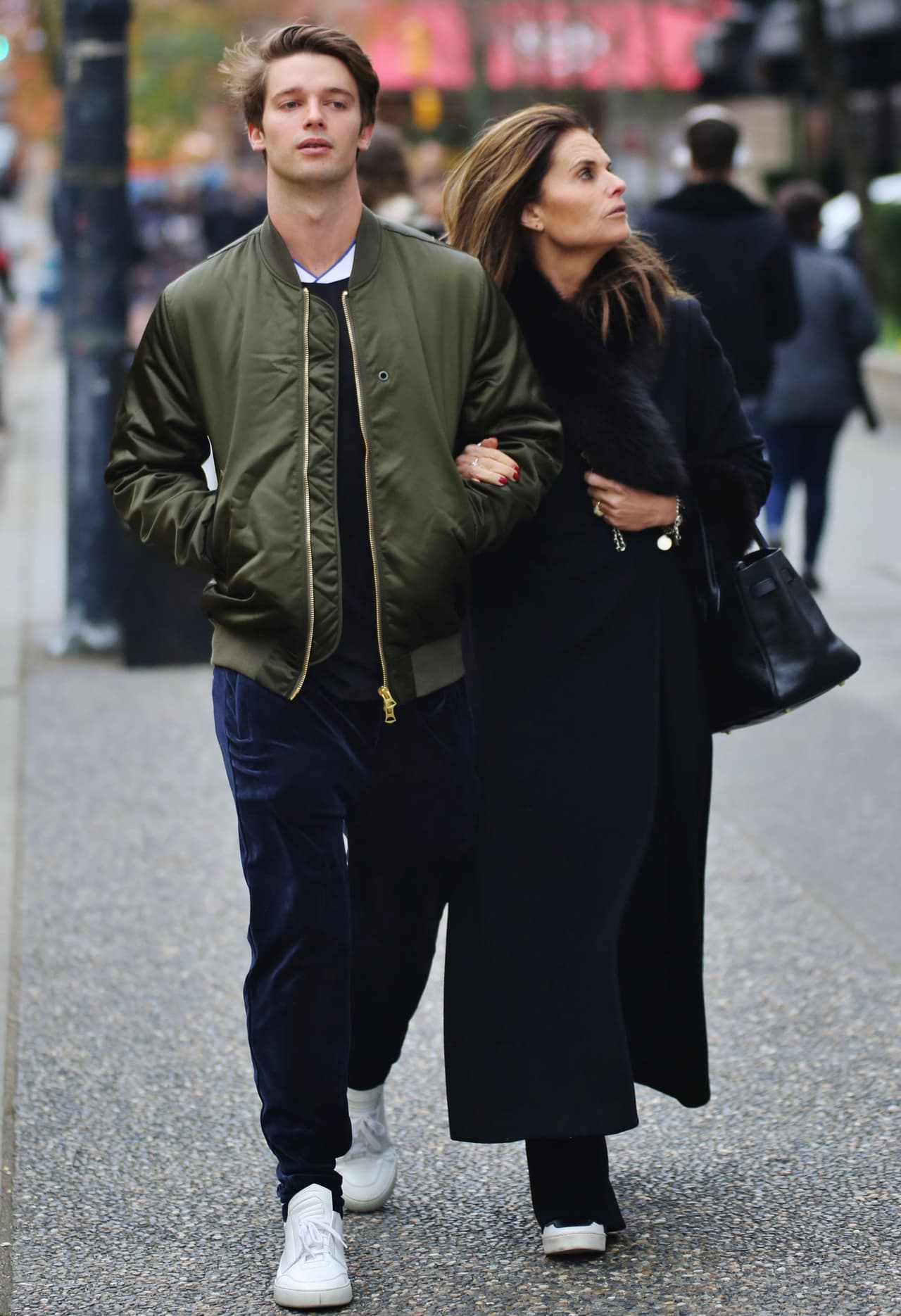 La joven actriz, Bella Thorne, forma parte del elenco.