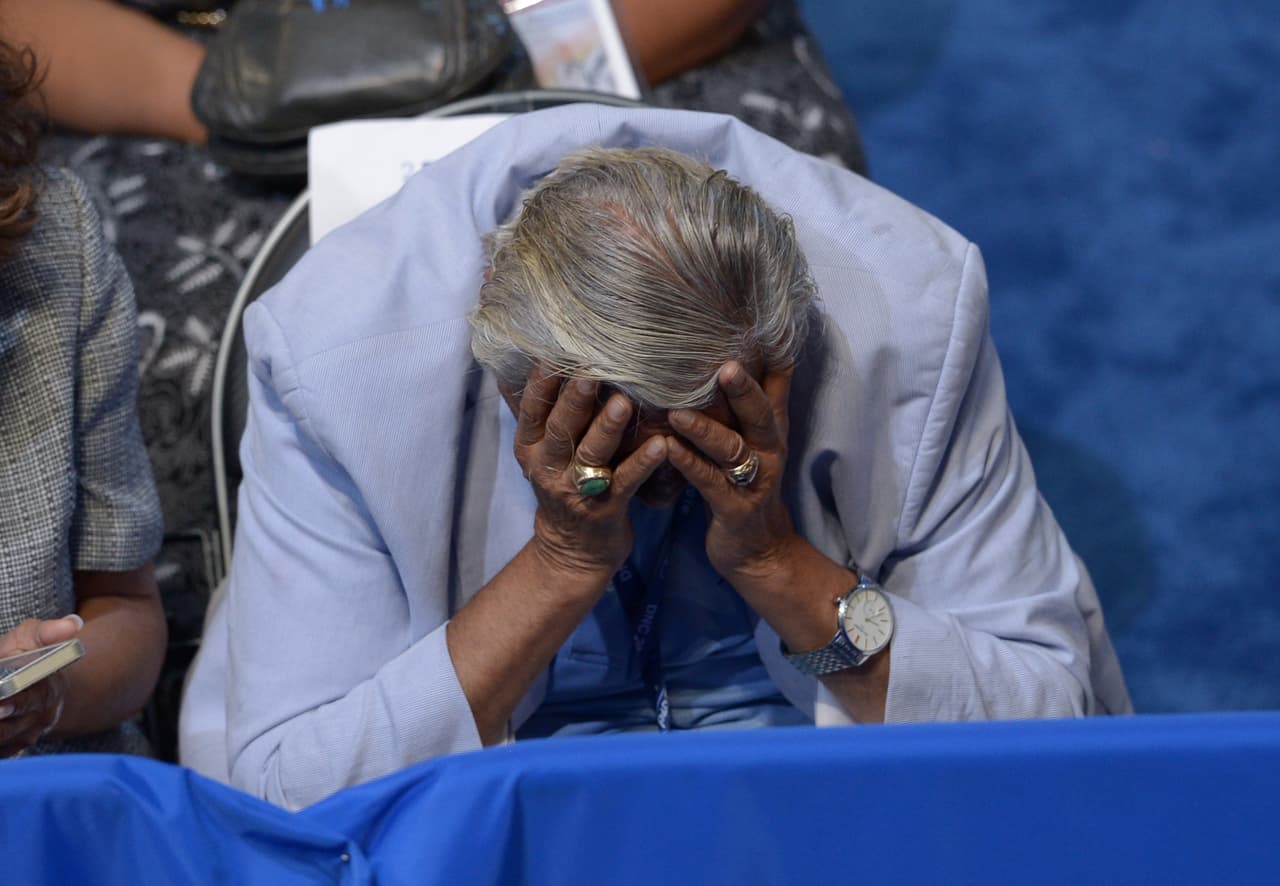 Con el paso de las horas, Charles Rangel perdió un poco la energía.