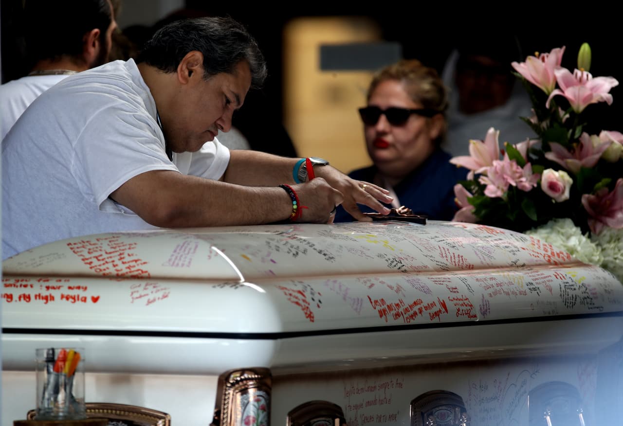 El domingo 28 de julio, Santino William Legan, de 19 años, mató a tres personas e hirió a casi dos docenas con un rifle de asalto estilo AK-47 dentro del festival antes de dispararse a sí mismo. Además de Salazar, 
<a href="https://www.univision.com/local/san-francisco-kdtv/dos-ninos-y-un-recien-graduado-estas-son-las-victimas-del-mas-reciente-tiroteo-masivo-en-california-fotos-fotos">Stephen Romero, de 6 años y Trevor Irby, de 25, fueron asesinados</a>.
<br>