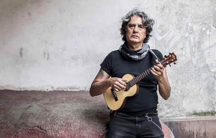 "Nosotros, quienes hemos conformado Botellita de Jerez,
<b>reivindicamos el feminismo y las nuevas masculinidades</b> que se afanan en lograr la equidad de género. Como sujetos históricos nacidos en la segunda mitad del siglo XX, nos oponemos a los fundamentalismos, vengan de donde vengan, ya sea desde la violencia machista recalcitrante o de individualismos pseudofeministas de corta memoria y alianzas frágiles".