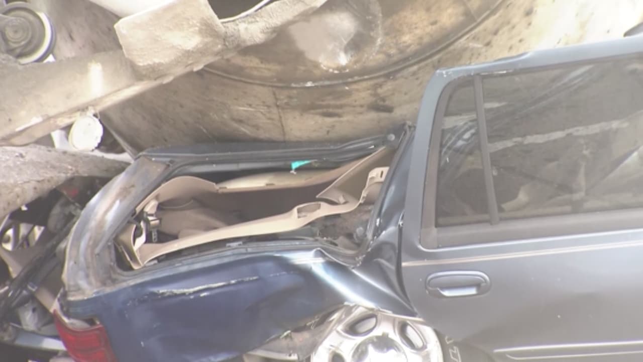 Testigos de los hechos auxiliaron a la familia que quedó atrapada debajo del camión. Lograron rescatar a las tres mujeres, pero el pequeño Nicolás no pudo sobrevivir.