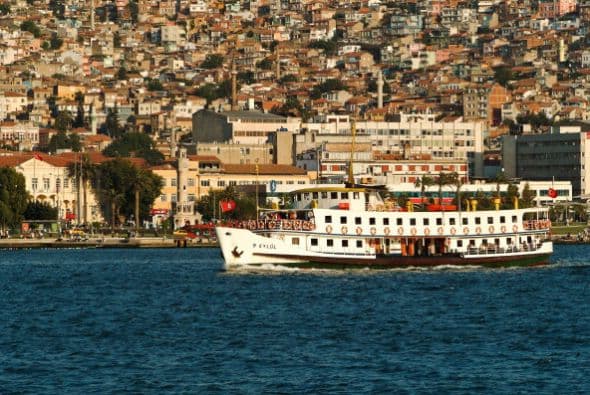 TURQUÍA. Con una economía que crece cada vez más y cobra fuerza luego de la crisis financiera mundial, el año pasado experimentó un crecimiento del cuatro por cuento.