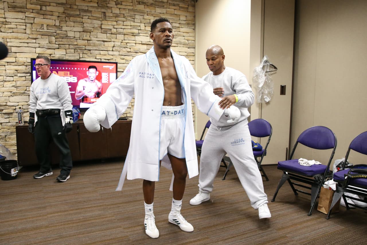 Chávez Jr y Daniel Jacobs listos para el combate.