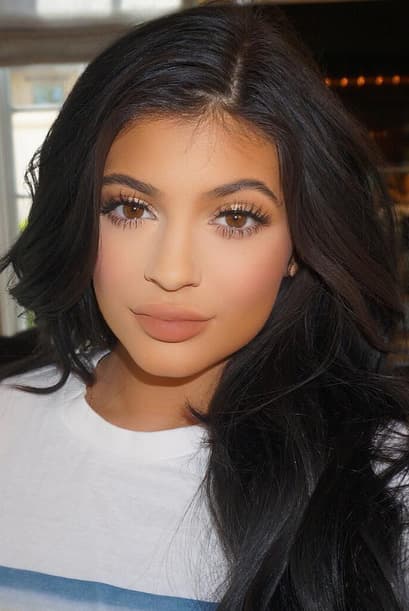 Naturales o no, ¡no importa!, Kylie Jenner tiene a todos embobados con su belleza.