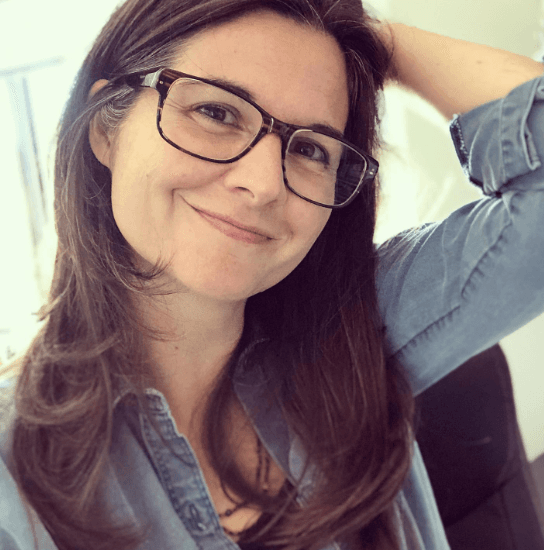 <b>Lisa Jakub</b>
<br>Tras dar vida a la pequeña Lydia en ‘Mrs. Doubtfire’ (nombre en inglés), Lisa continuó con su carrera en el entretenimiento durante algunos años. ‘Día de la independencia’, ‘George Lucas in Love’ y ‘Jack & Jill’, fueron algunos de sus proyectos.