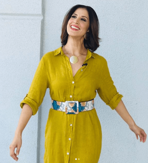 Aprovechando que existen infinidad de gamas, telas y estampados, tú puedes elegir la que más se adapte a tu personalidad y combinarla con diversos accesorios.