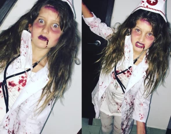 Es por eso que para esta noche de brujas no dudó en compartir esta imagen de Elissa, su hija mayor, disfrazada de una temible enfermera asesina. Las hijas de Gabriel Soto están en Tepoztlán, disfrutando de los días de asueto en México.