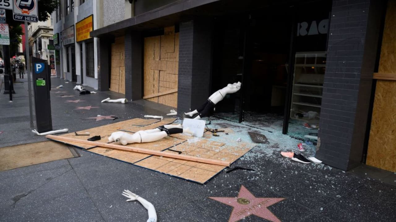 Con esta ley inicia una nueva era de mano dura contra la criminalidad y los robos en California