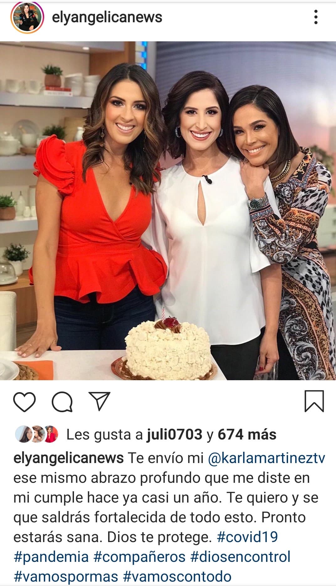 En Instagram, le envió un mensaje de aliento a la conductora mexicana junto a una bella imagen juntas.
