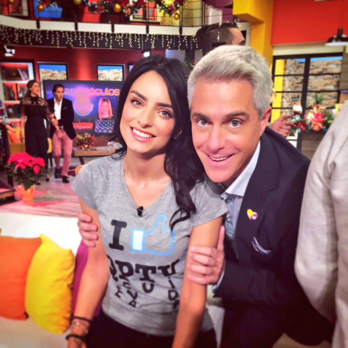 La talentosa actriz mexicana Aislinn Derbez nos platicó sobre su nueva película 'Que Pena Tu Vida'.