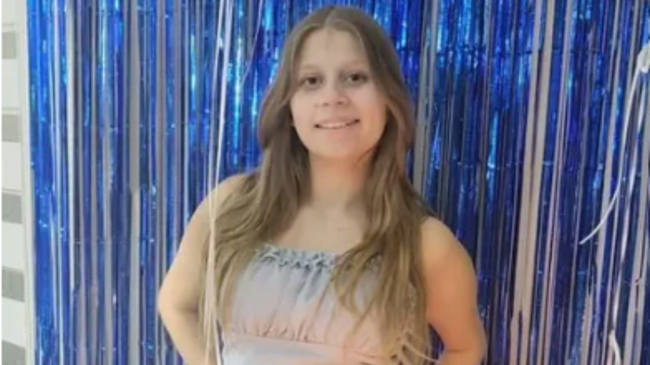 Hay contradicciones entre las declaraciones de su madre, Jennifer Soto, y los investigadores. Ella dice que la vio por última vez cuando su novio, Stephen Sterns, la llevó al colegio. Sin embargo, 
<b>la Policía del Condado de Orange dice que <a href="https://www.univision.com/local/orlando-wven/madeline-soto-la-mataron-dia-desaparicion-stephan-sterns-cuerpo-cronologia" target="_blank">la niña de 13 años ya iba muerta en el auto</a></b>.