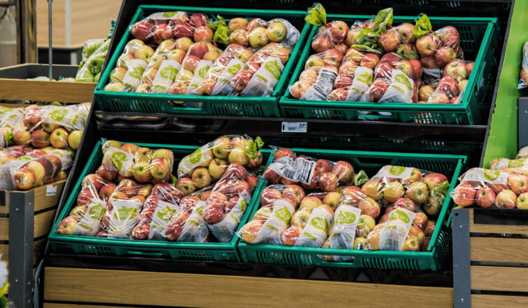 Los beneficios del SNAP no pueden usarse para comprar tabaco, comprar bebidas alcohólicas, comprar cosas que no puede comer o beber o para pagar por cuentas de comida que deba.